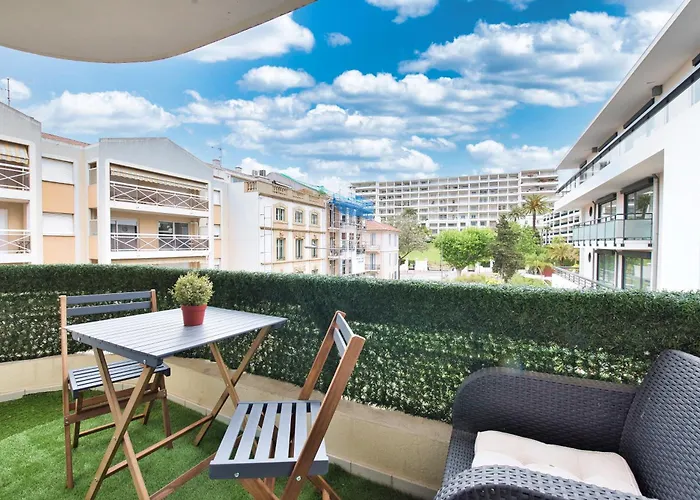 Daire Le Venitia Raffine Avec Balcon Mignon, Pour Votre Sejour A Deux Cannes